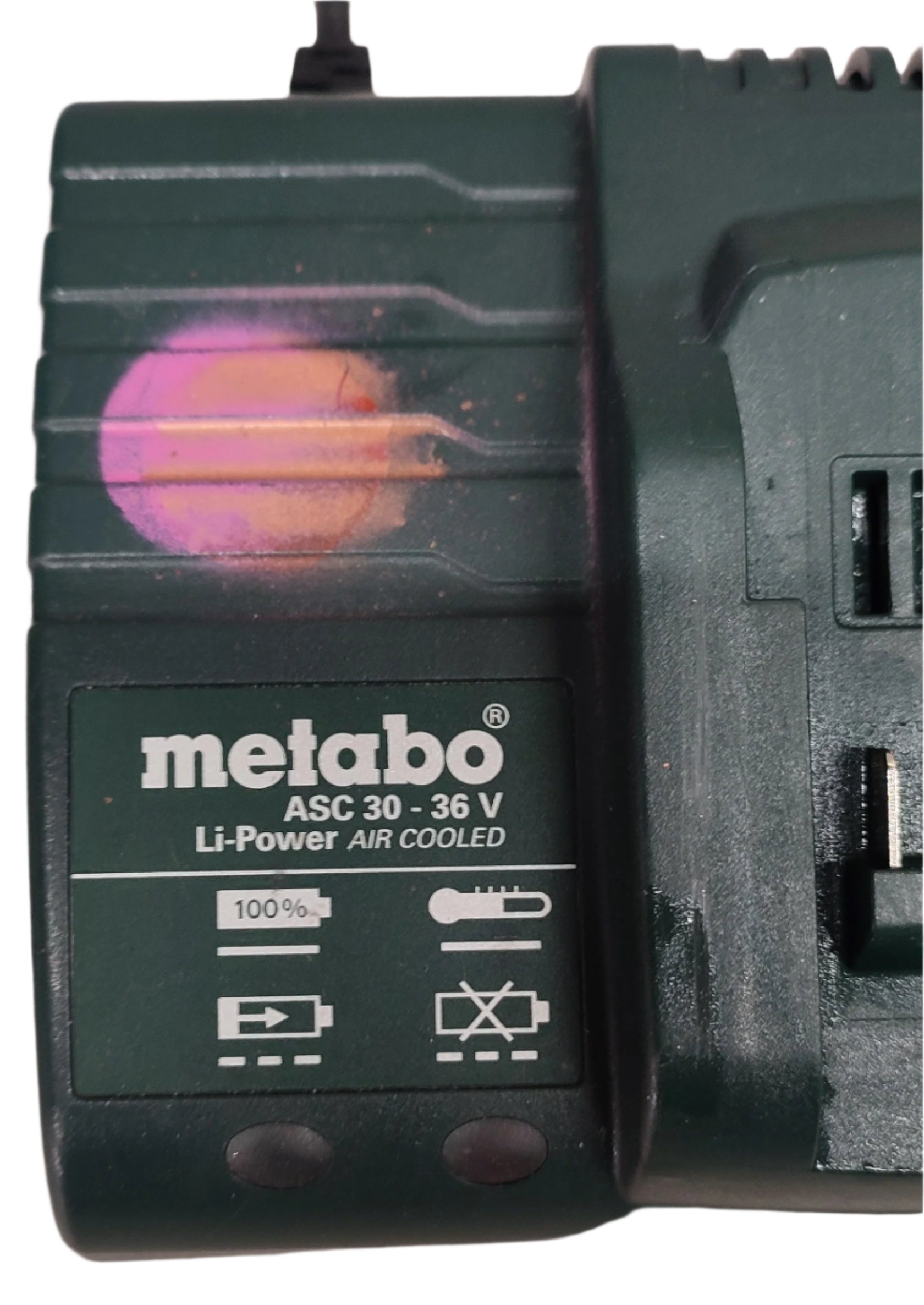 Naudotas Metabo ASC 30-36 V įkroviklis