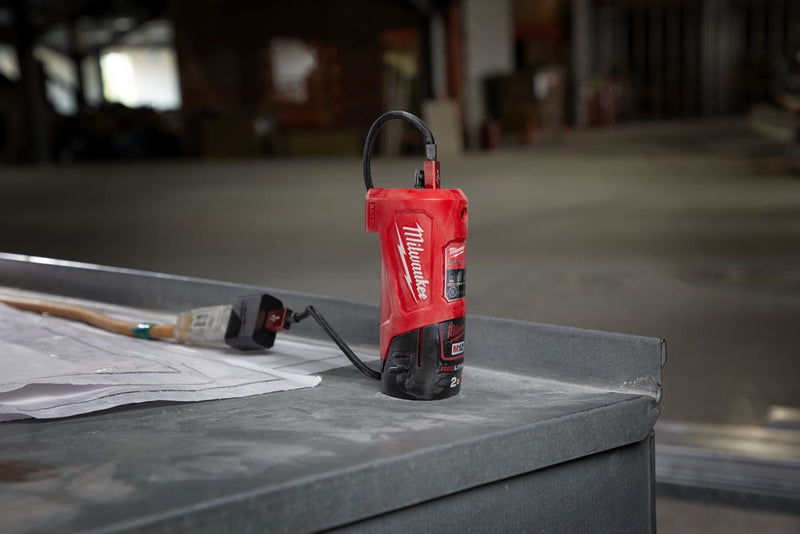 Milwaukee M12 TC Reiseladegerät 4932459450
