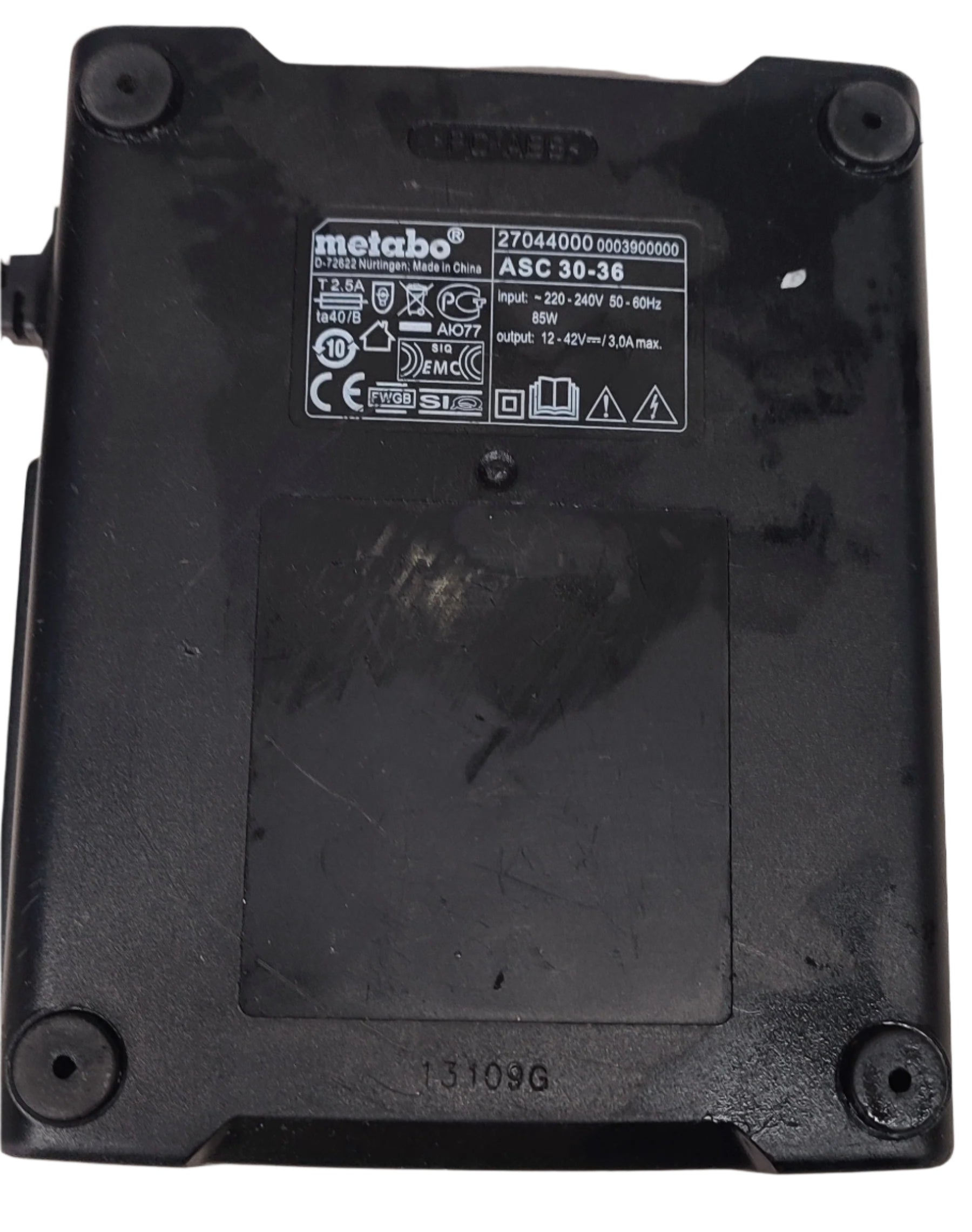 GEBRAUCHTES Metabo Ladegerät ASC 30-36 V EU-Stecker